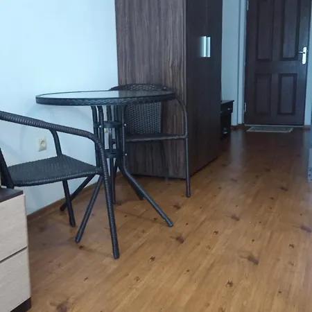 In Panorama Bay 2, * Święty Włas